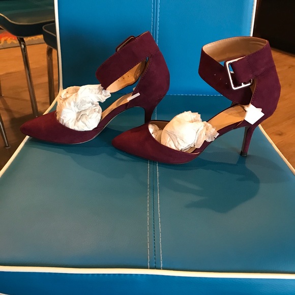 Zara Shoes - Burgundy heels